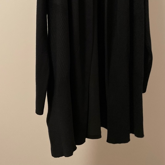 Carolyn Taylor Cardigan - Picture 5 of 9